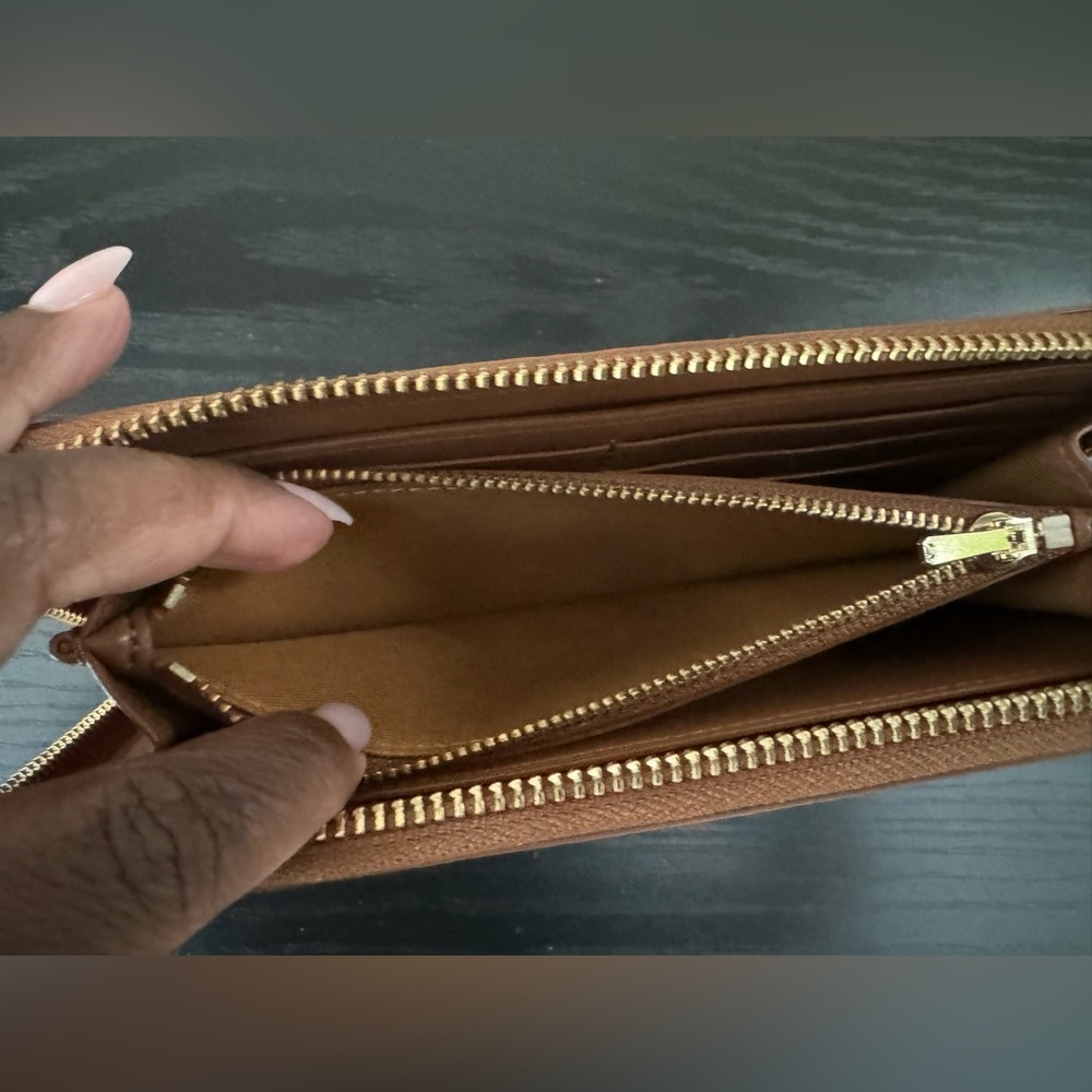 Authentic Marc Jacobs Large Wallet - image 4